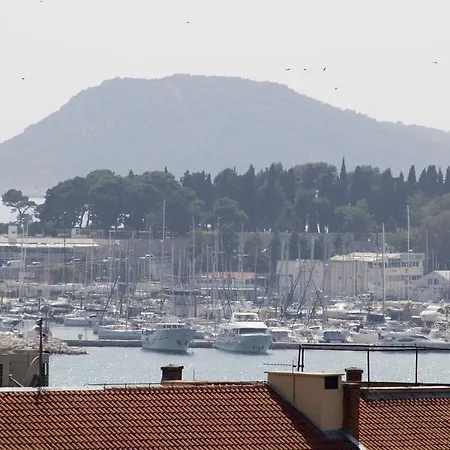 With A Sea View Διαμέρισμα *